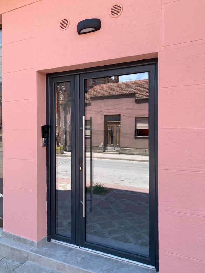 Pink House Apartments Jagodina Eksteriør billede