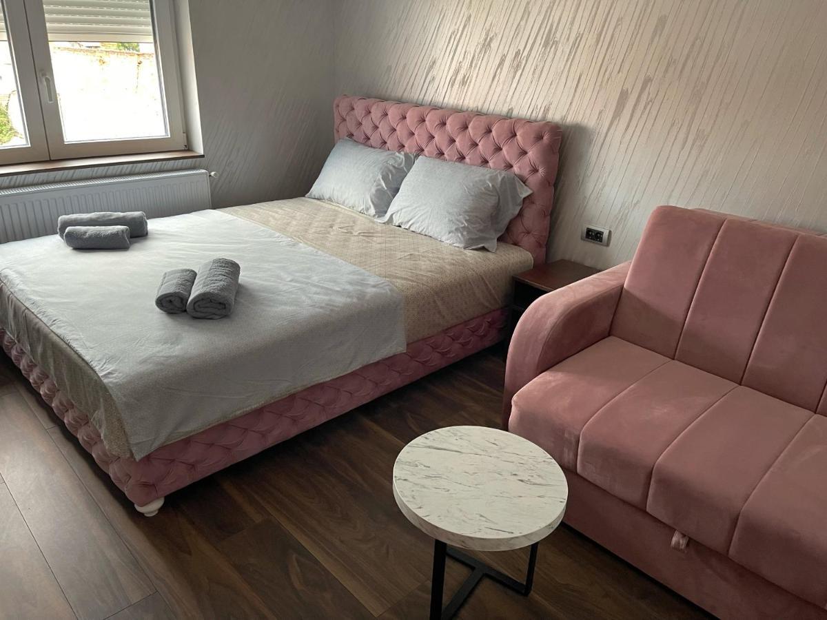 Pink House Apartments Jagodina Eksteriør billede